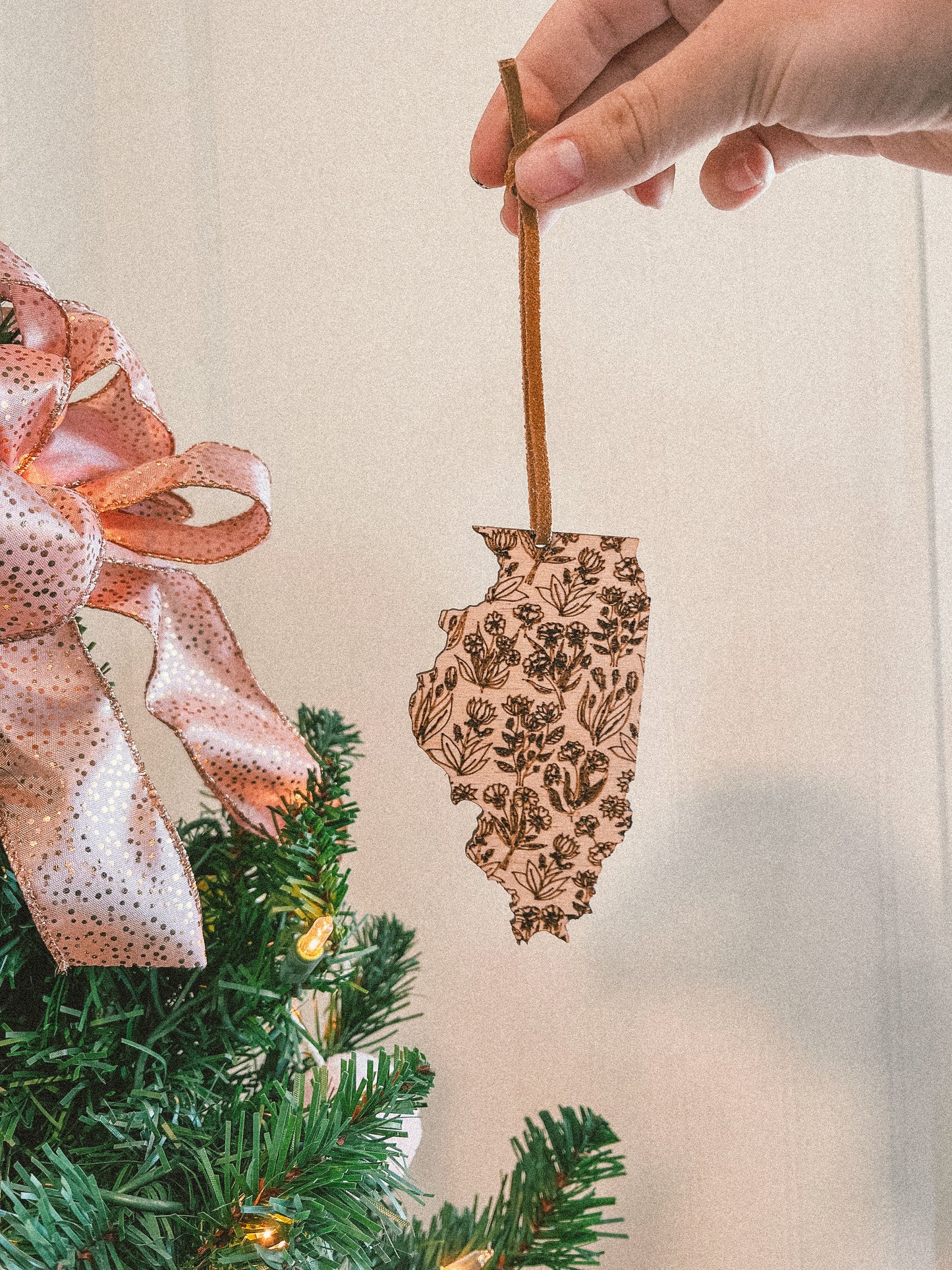 Illinois Floral wood engraved ornament