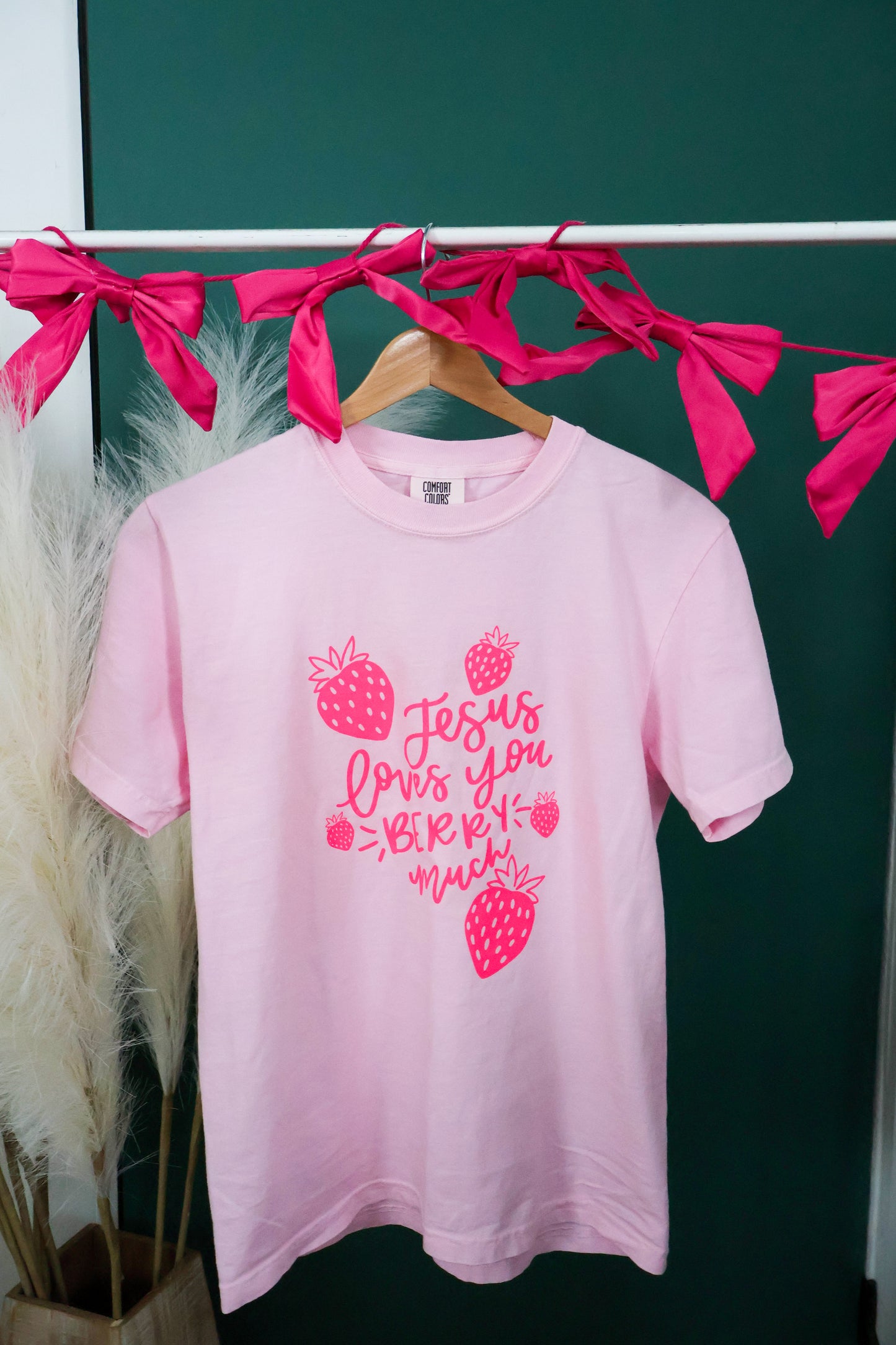 Jesus loves you berry much | ADULT tee