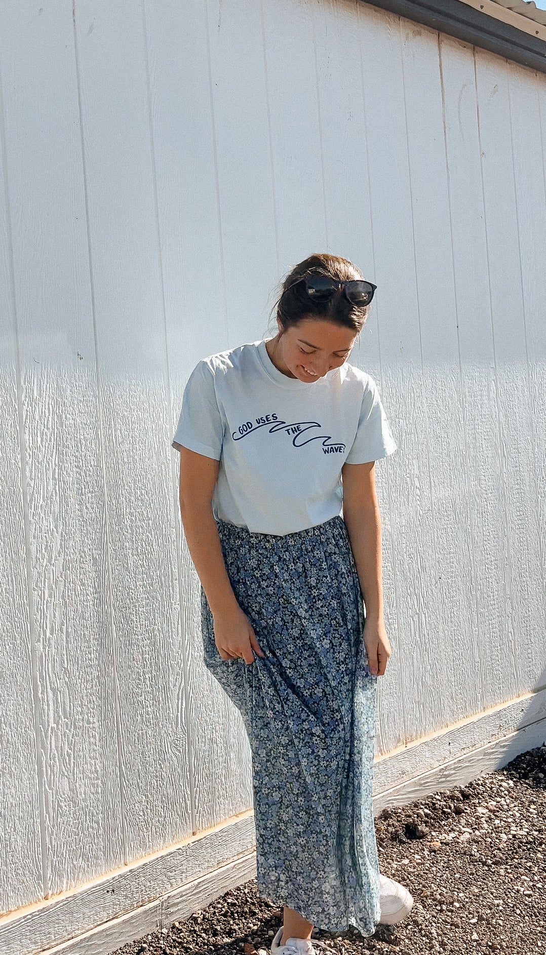 God uses the waves | tee