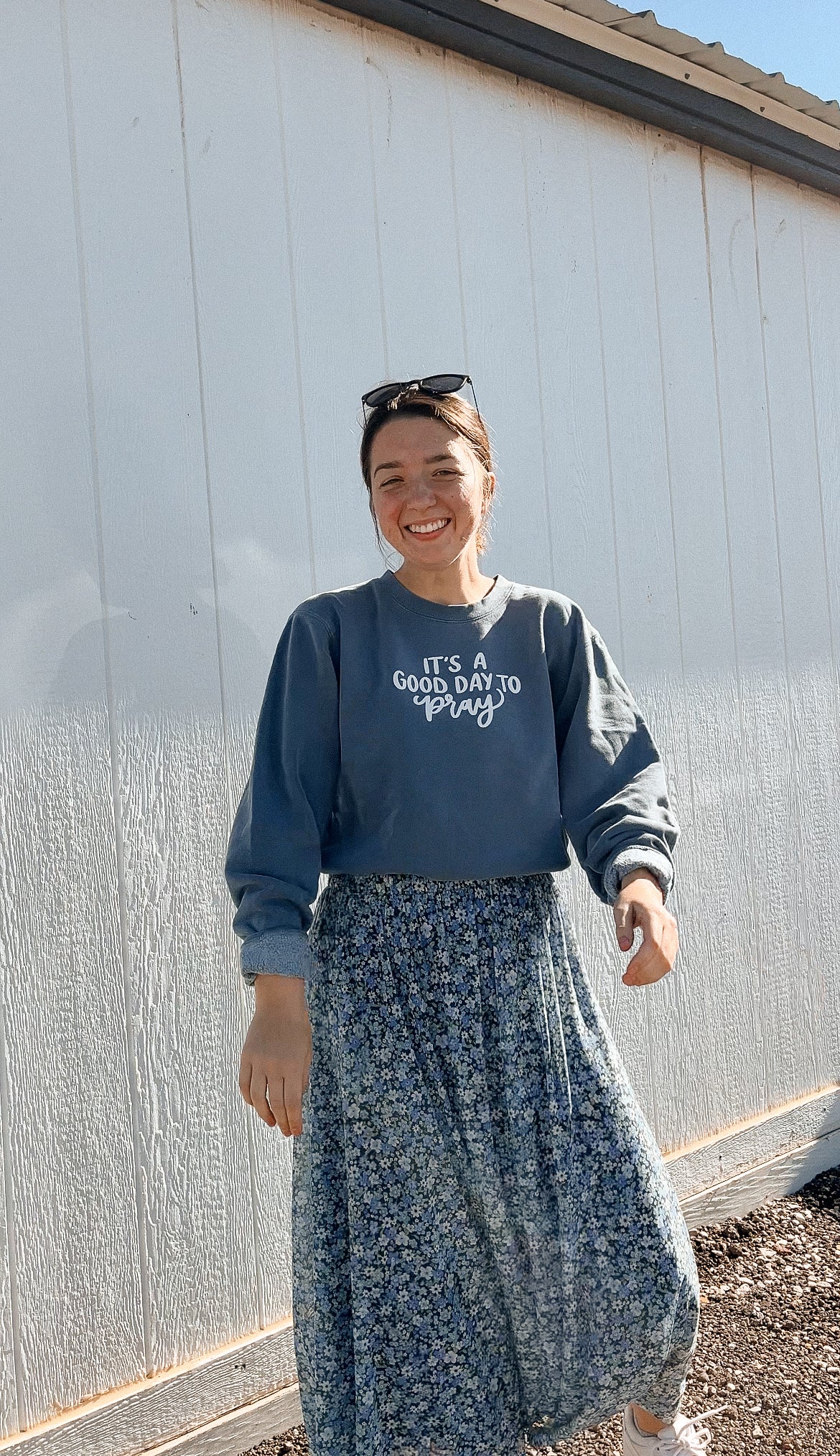 Good Day to Pray | crewneck