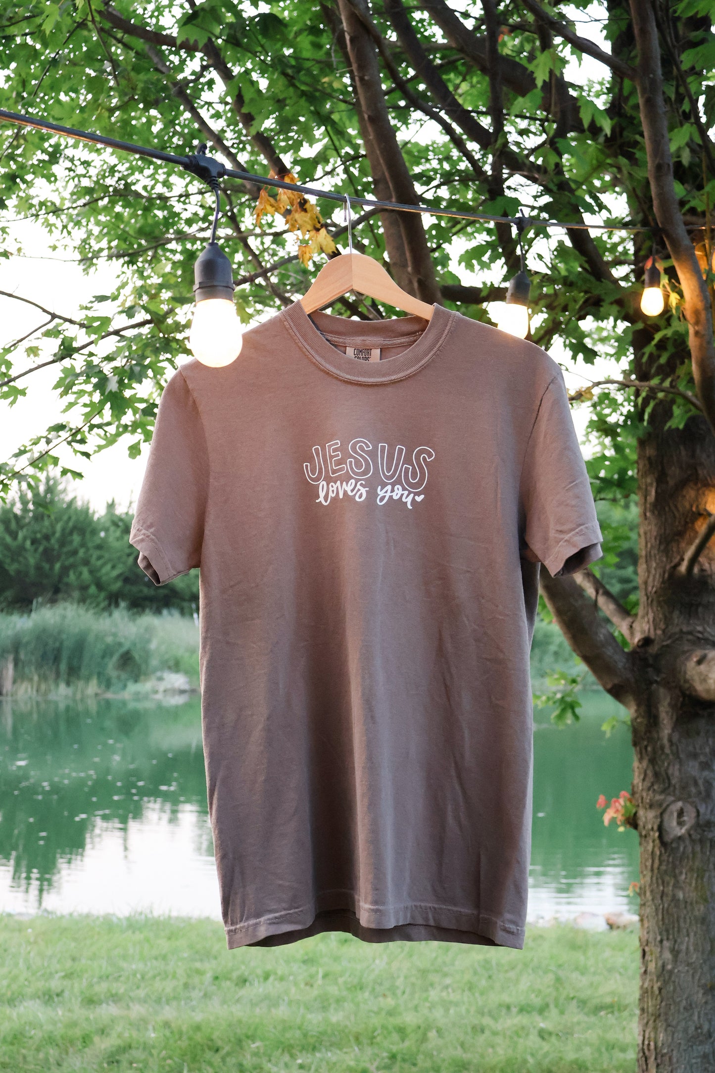 Jesus Loves You | tee