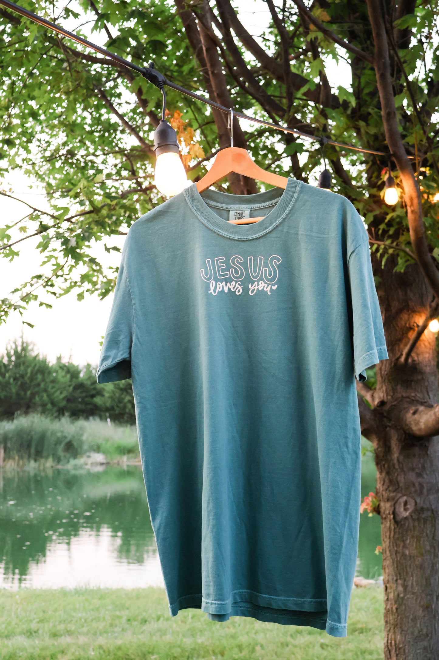 Jesus Loves You | tee