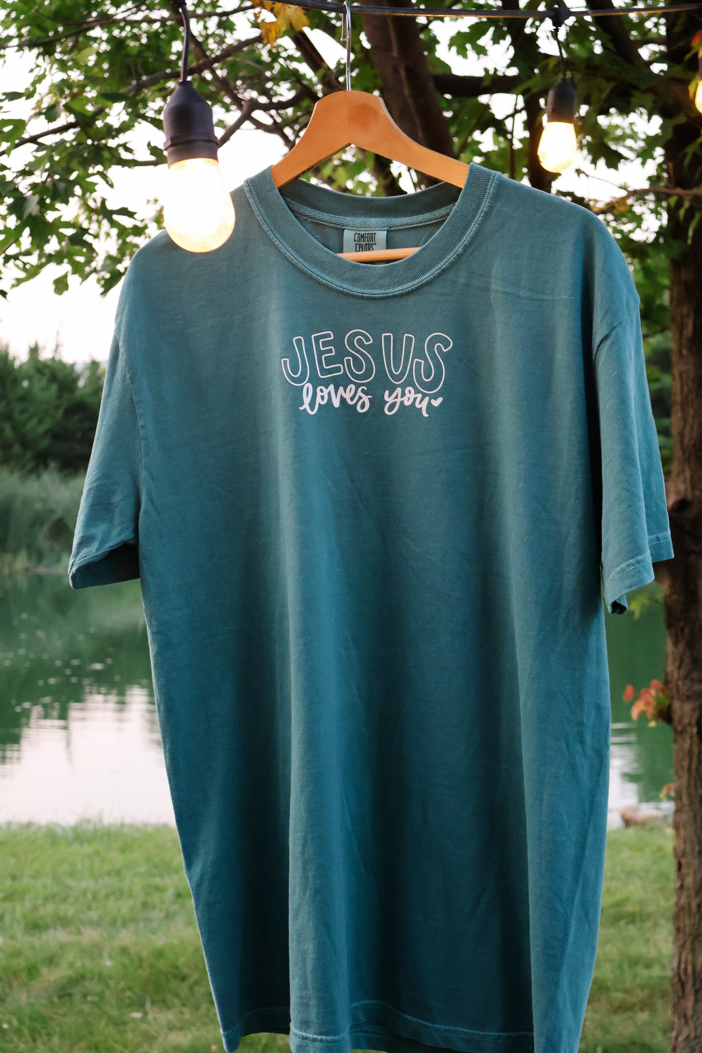 Jesus Loves You | tee