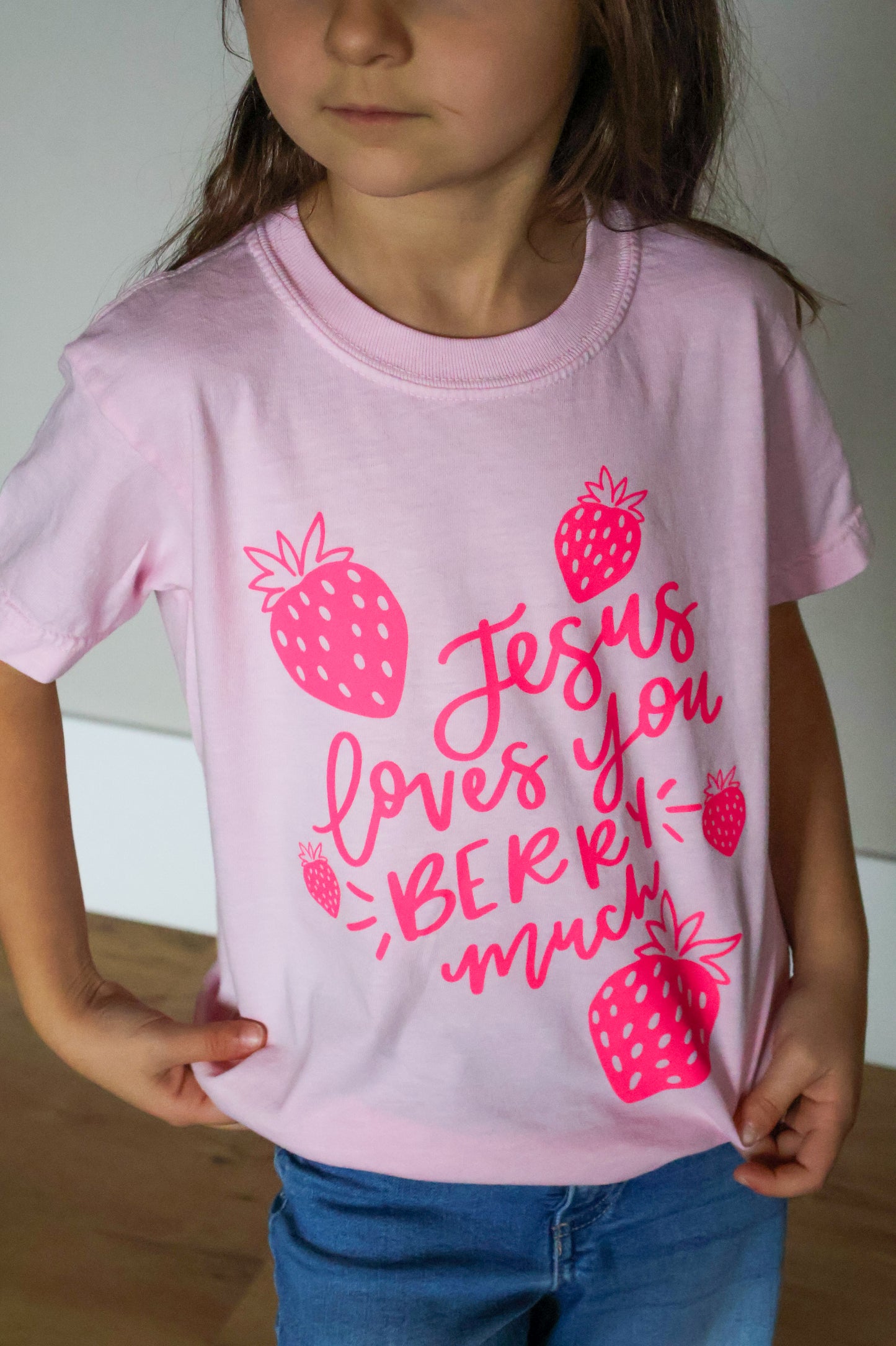 Jesus loves you berry much | Youth tee